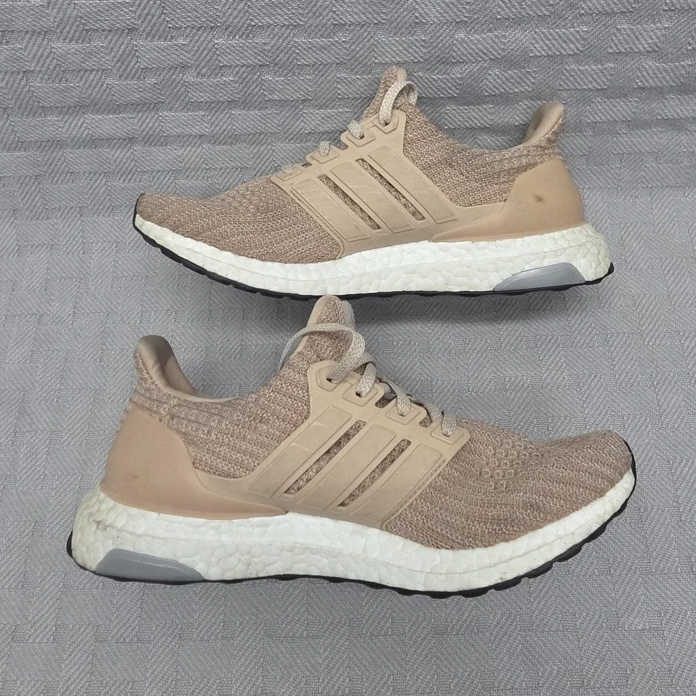 Adidas Ultra Boost 4.0 Ash Pearl Women Size 7.5 Beige BB6309 Running